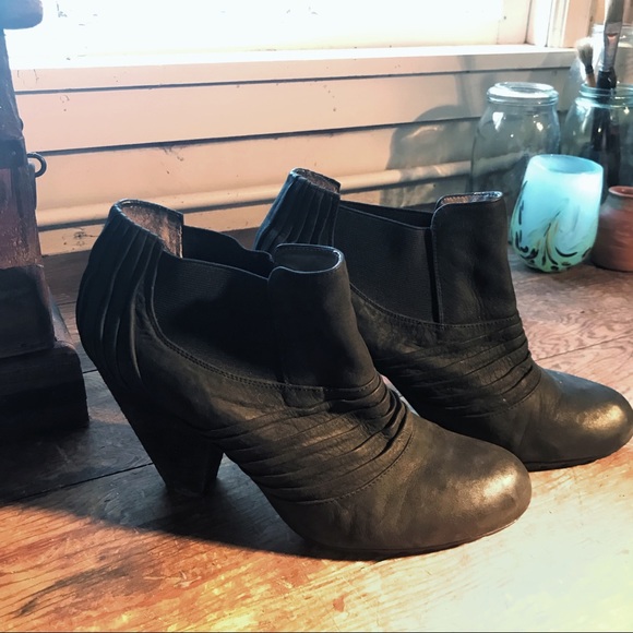 Vince Camuto Bronco Ankle Bootie - Picture 2 of 5
